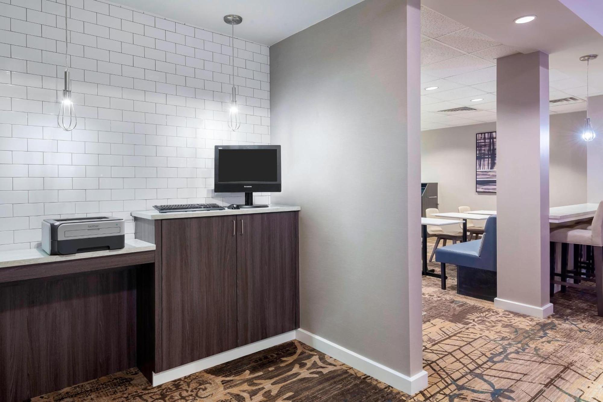 Sabal Park/brandon 3*