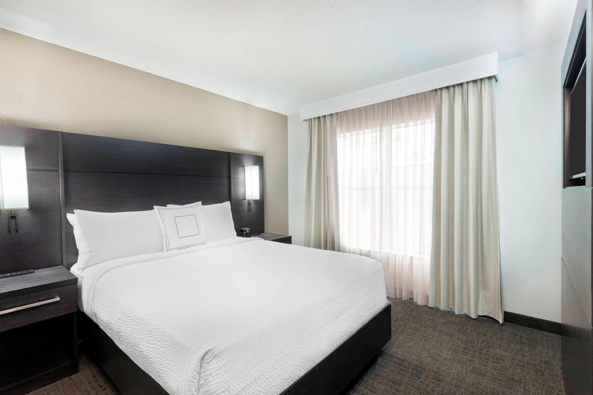Sabal Park/brandon Hotel